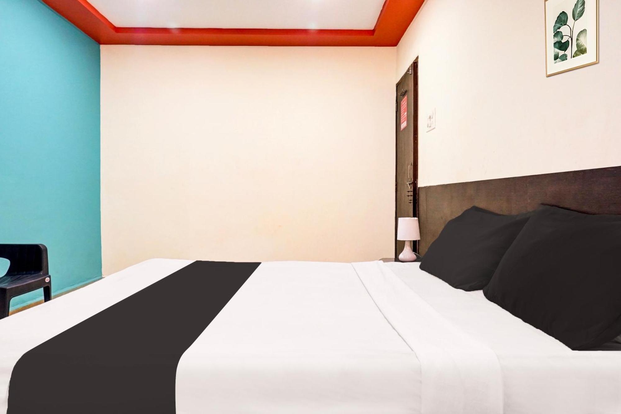 Hotel O Royal Lodge Koregaon Ngoại thất bức ảnh