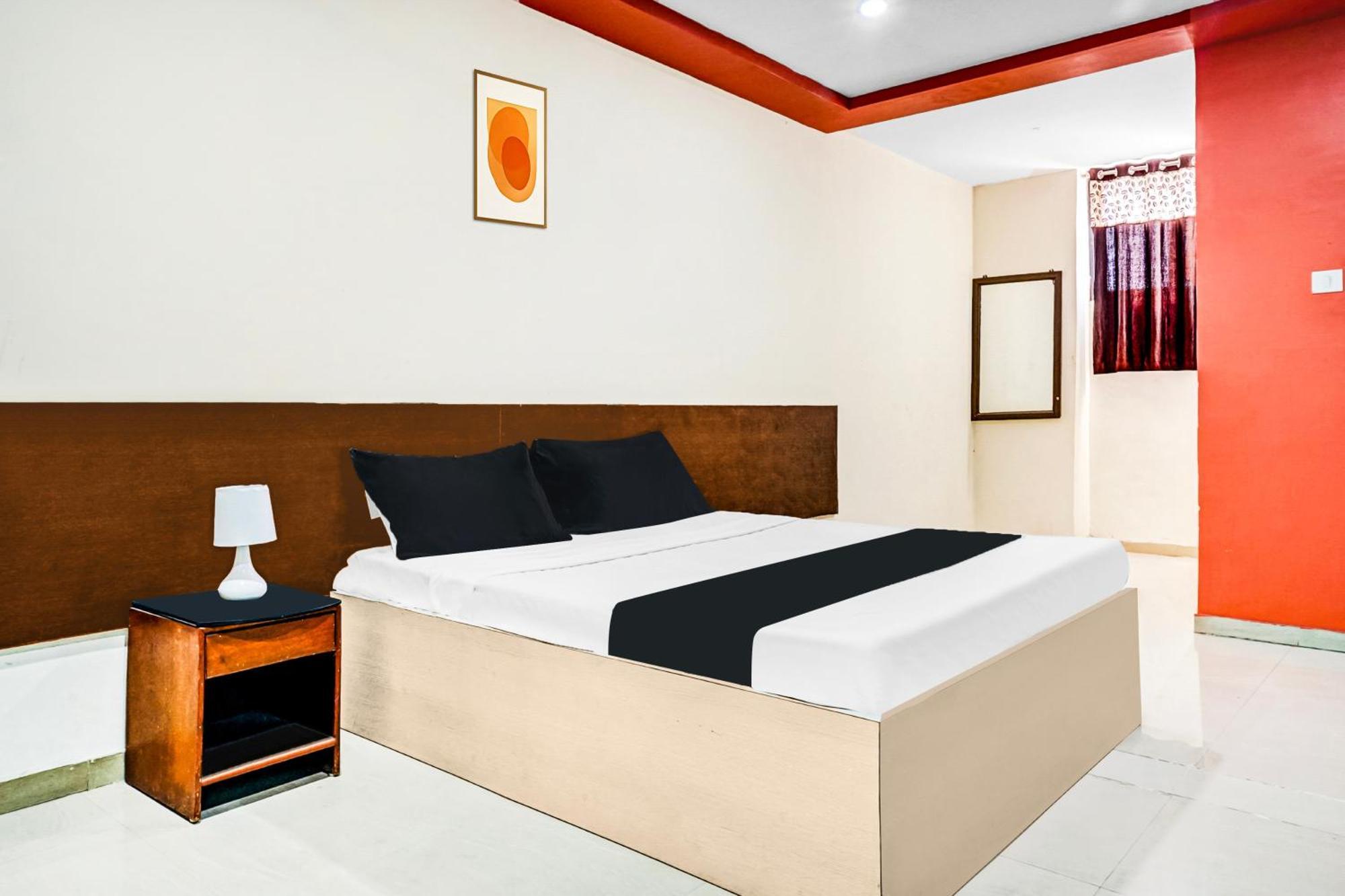 Hotel O Royal Lodge Koregaon Ngoại thất bức ảnh