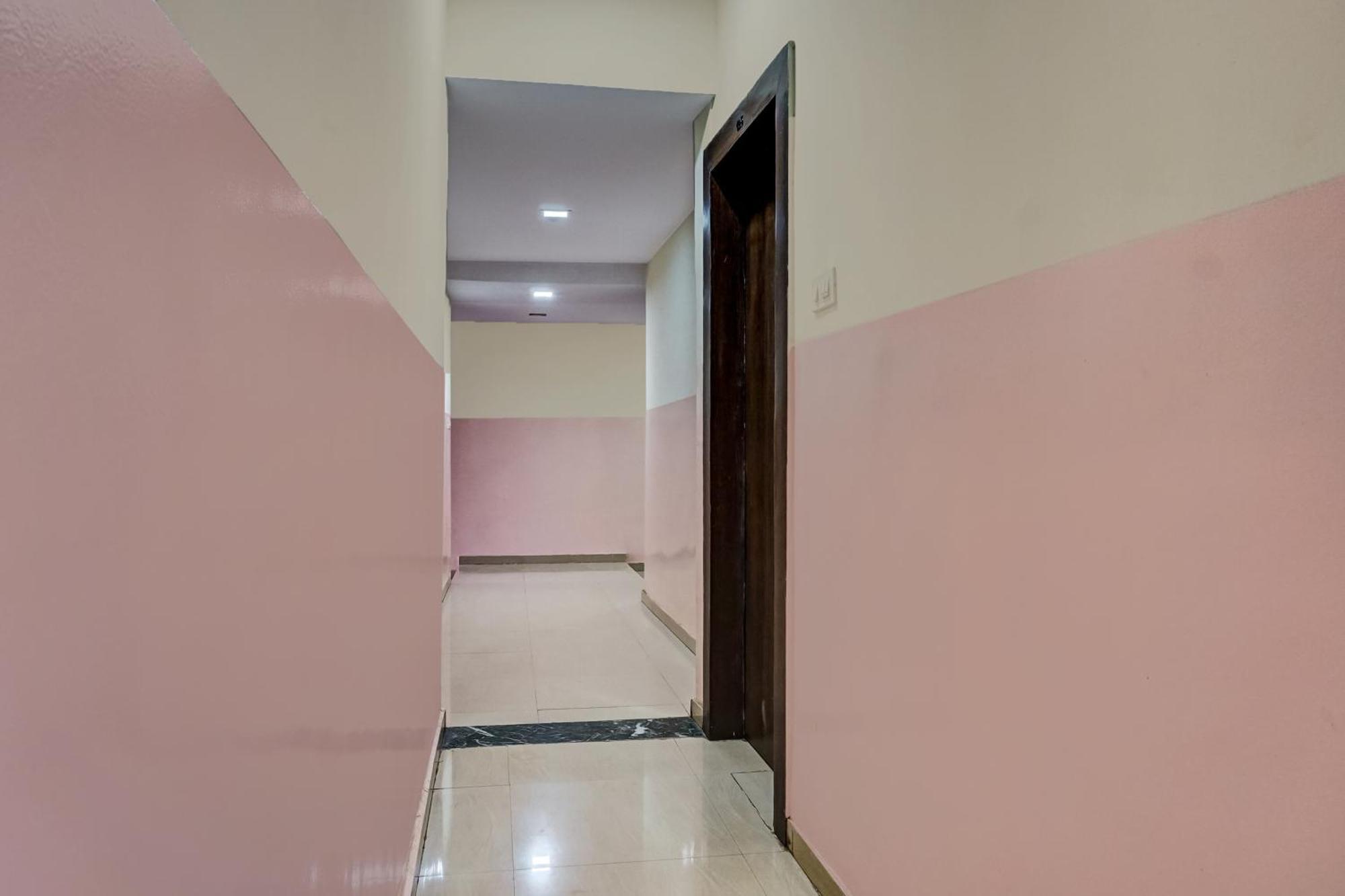 Hotel O Royal Lodge Koregaon Ngoại thất bức ảnh
